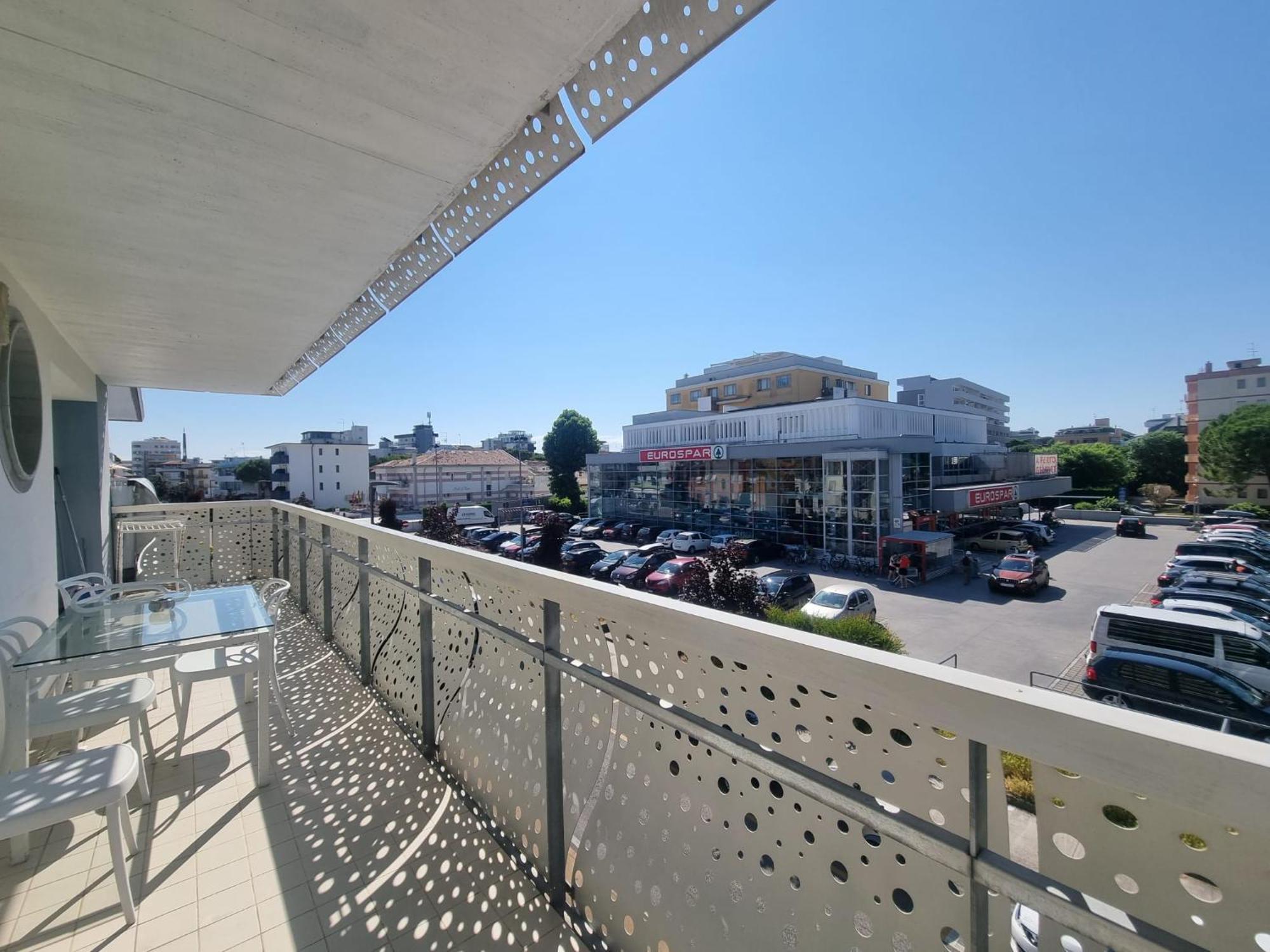 Appart-Hotel Holiday Lignano Sabbiadoro Dış mekan fotoğraf