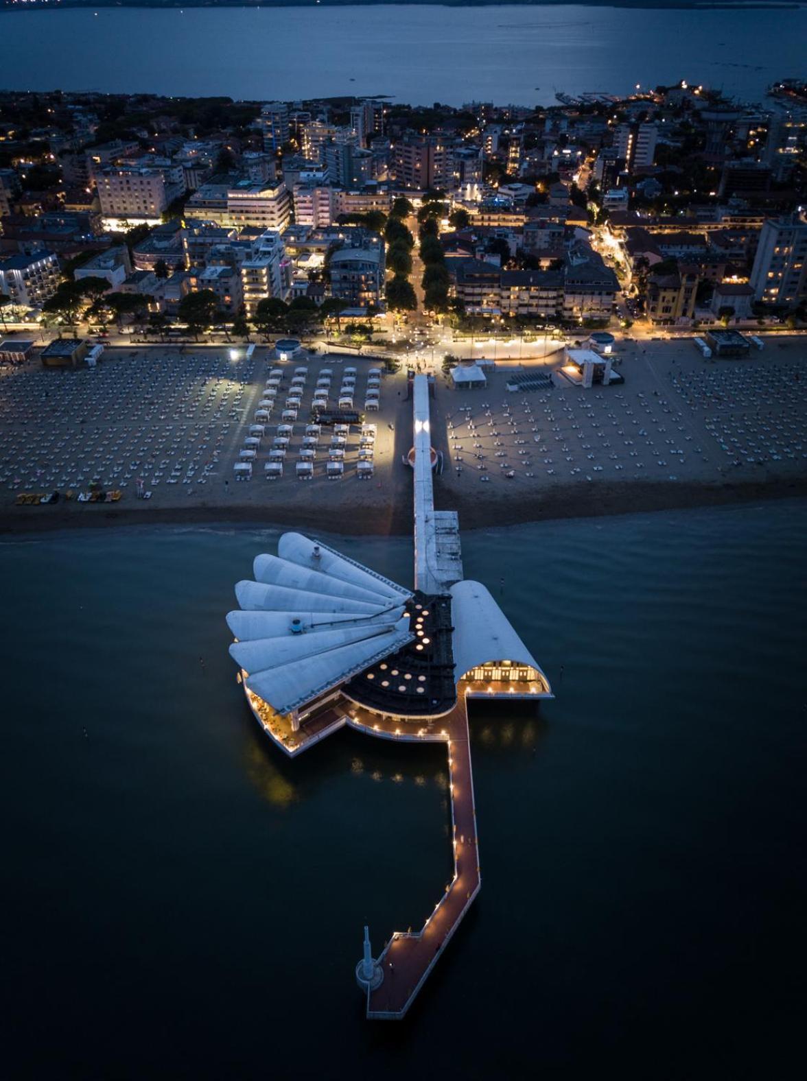 Appart-Hotel Holiday Lignano Sabbiadoro Dış mekan fotoğraf